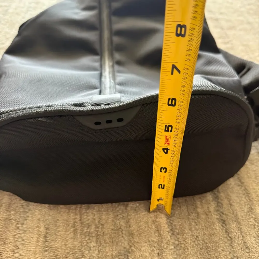 Aer Sling Bag 3 Gym Backpack Sling Bag NWT
